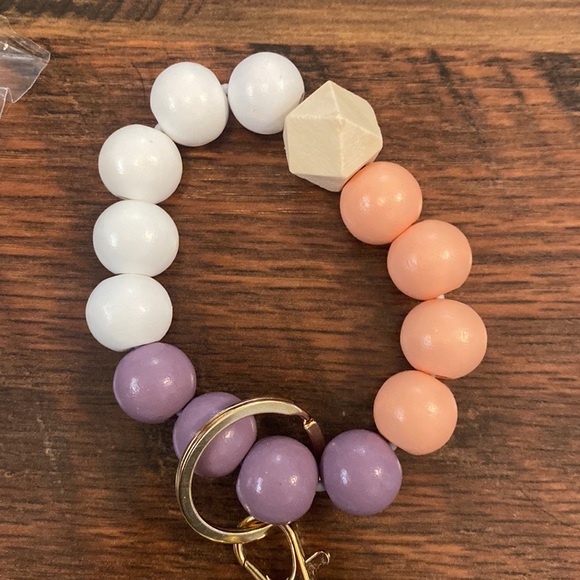 NWT keychain bracelet with tassel - Picture 3 of 3